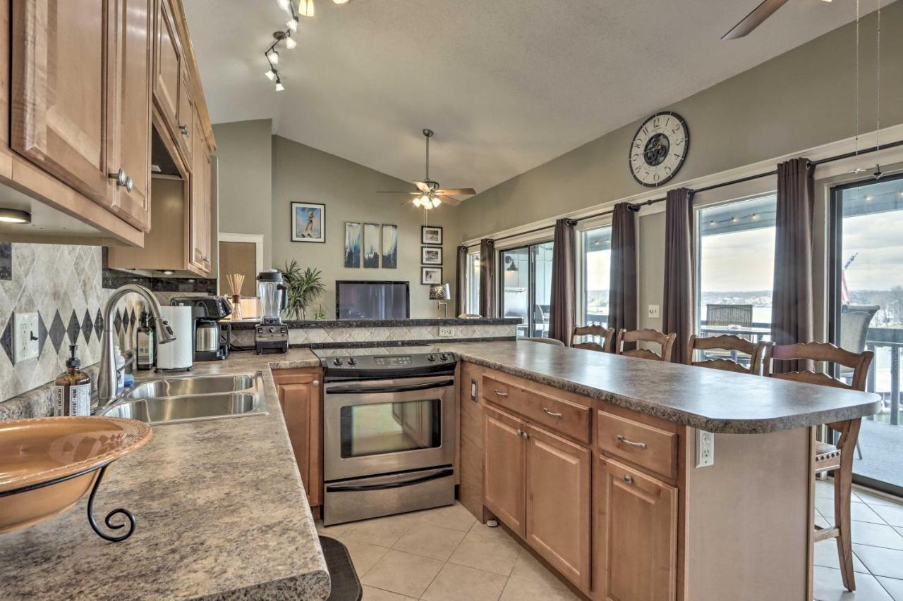 Osage Beach Condo With Lake Of The Ozarks Views Exterior photo